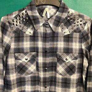 New women's Western long-sleeved shirt by Roper multiple sizes